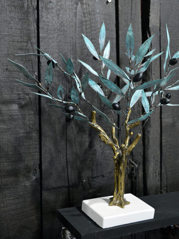 Handmade 3D olive tree with oxidation