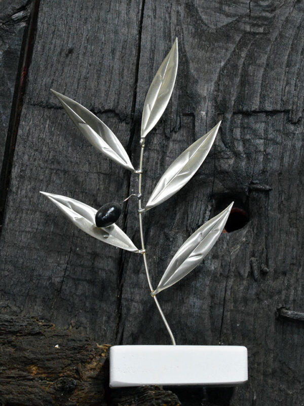 Handmade branch with ceramic olive & azardo