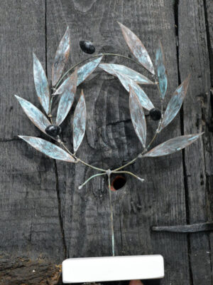 Χειροποίητο κλαδί ελιάς με οξειδωμένο ορείχαλκο σε σχήμα κλειστού στεφανιού