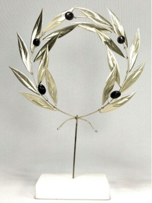 Χειροποίητο κλαδί ελιάς από λευκό ορείχαλκο σε σχήμα κλειστού στεφανιού