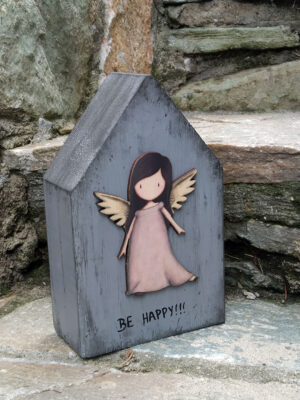 Χειροποίητο παιδικό διακοσμητικό σπιτάκι από μασίφ ξύλο ελάτης και ξύλινο στοιχείο σαντόρο.