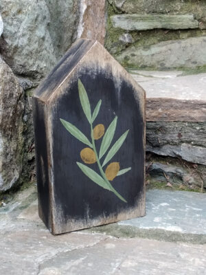 Χειροποίητο ξύλινο διακοσμητικό σπιτάκι – βιβλιοστάτης, κλαδί ελιάς