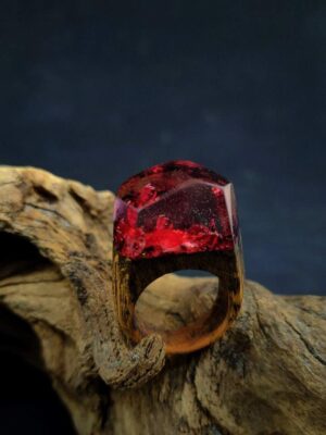 Δαχτυλίδι από ξύλο και υγρό γυαλί