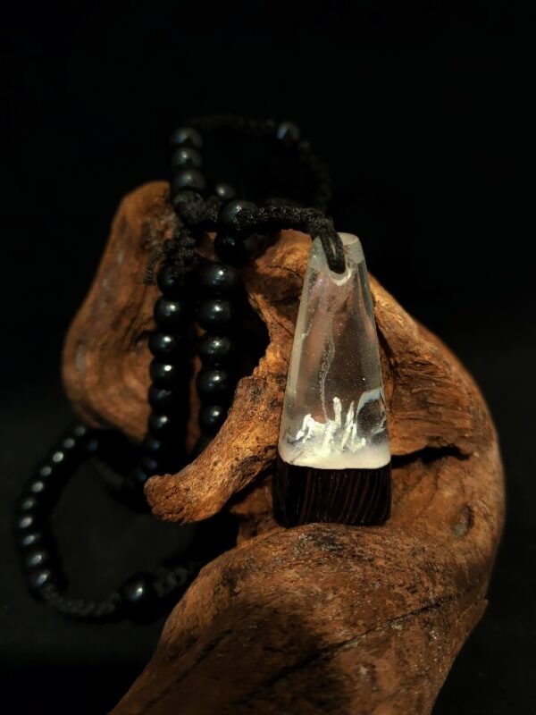 Men's necklace made of wood and resin